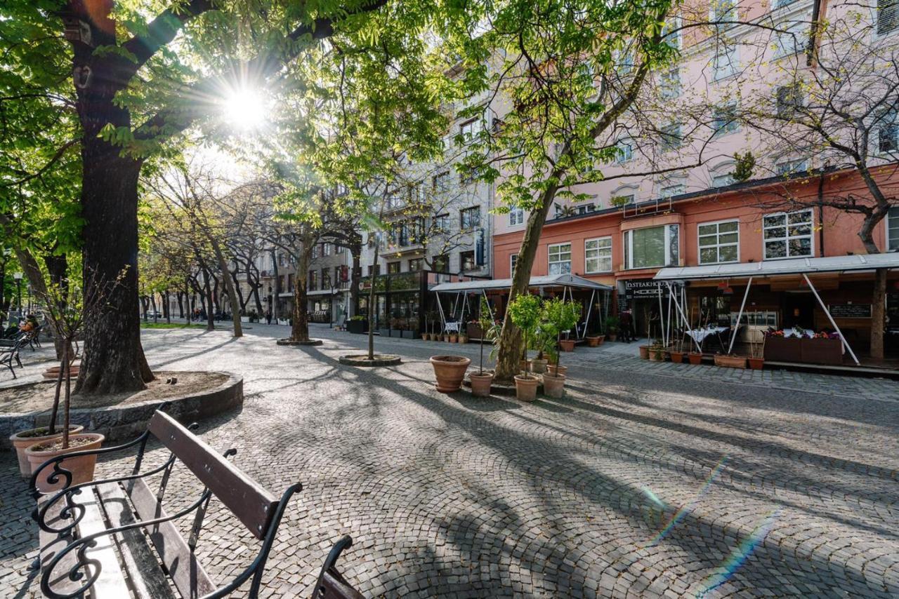 Petra Inn Apartments In Historical Palace Bratislava Exterior foto