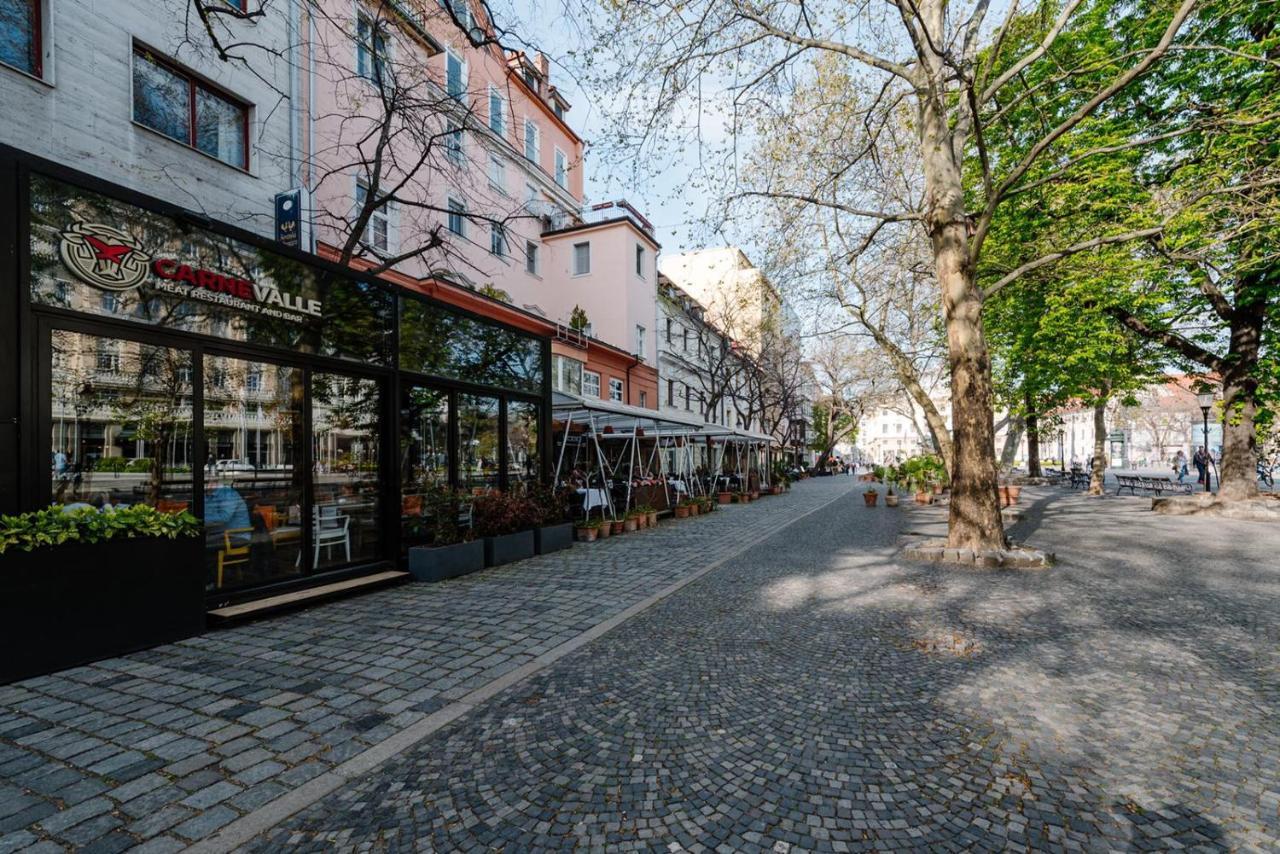 Petra Inn Apartments In Historical Palace Bratislava Exterior foto